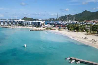 Kim Sha Beach in St Maarten