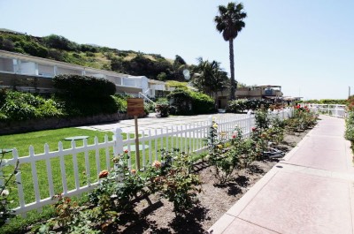 Malibu Country Inn