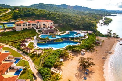 Pristine Bay Resort in Roatan