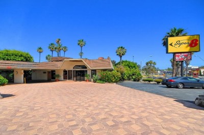 Super 8 Long Beach